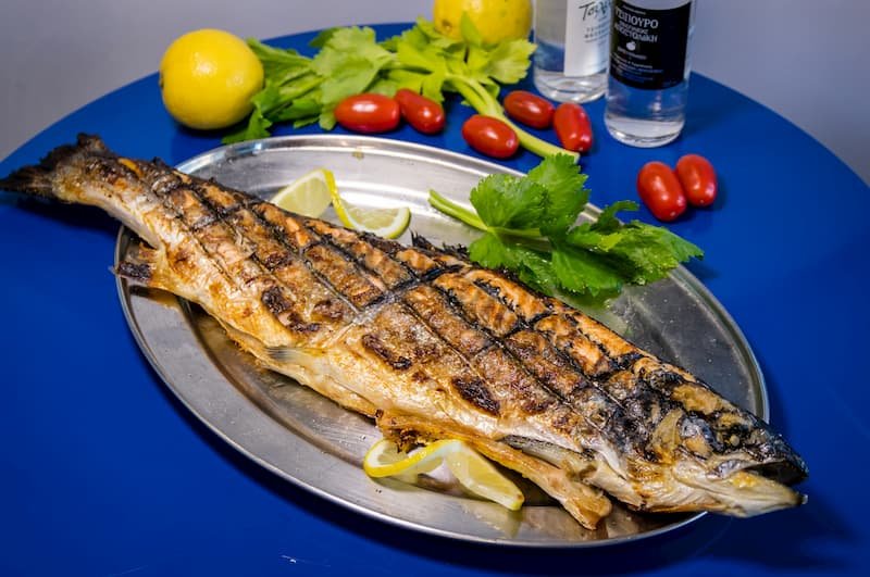 Διανομέας delivery με τη μηχανή